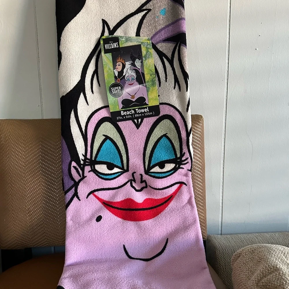 Disney Villains Beach Towel - Green, Purple, Black, Pink